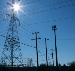 Posso vender energia com minha usina solar fotovoltaica?